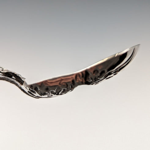 1880 年英國古董純銀茶盒湯匙附葡萄裝飾